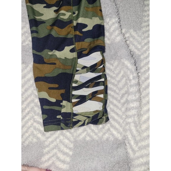 Camo capri leggings medium - Picture 2 of 3